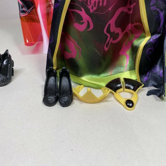 Disney Villains Black and Brights Collection Doll Set - Picture 7 of 7